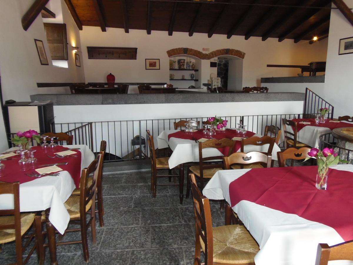Le Cisterne Dell'Etna Hotel Calcerana-Marina Exterior photo
