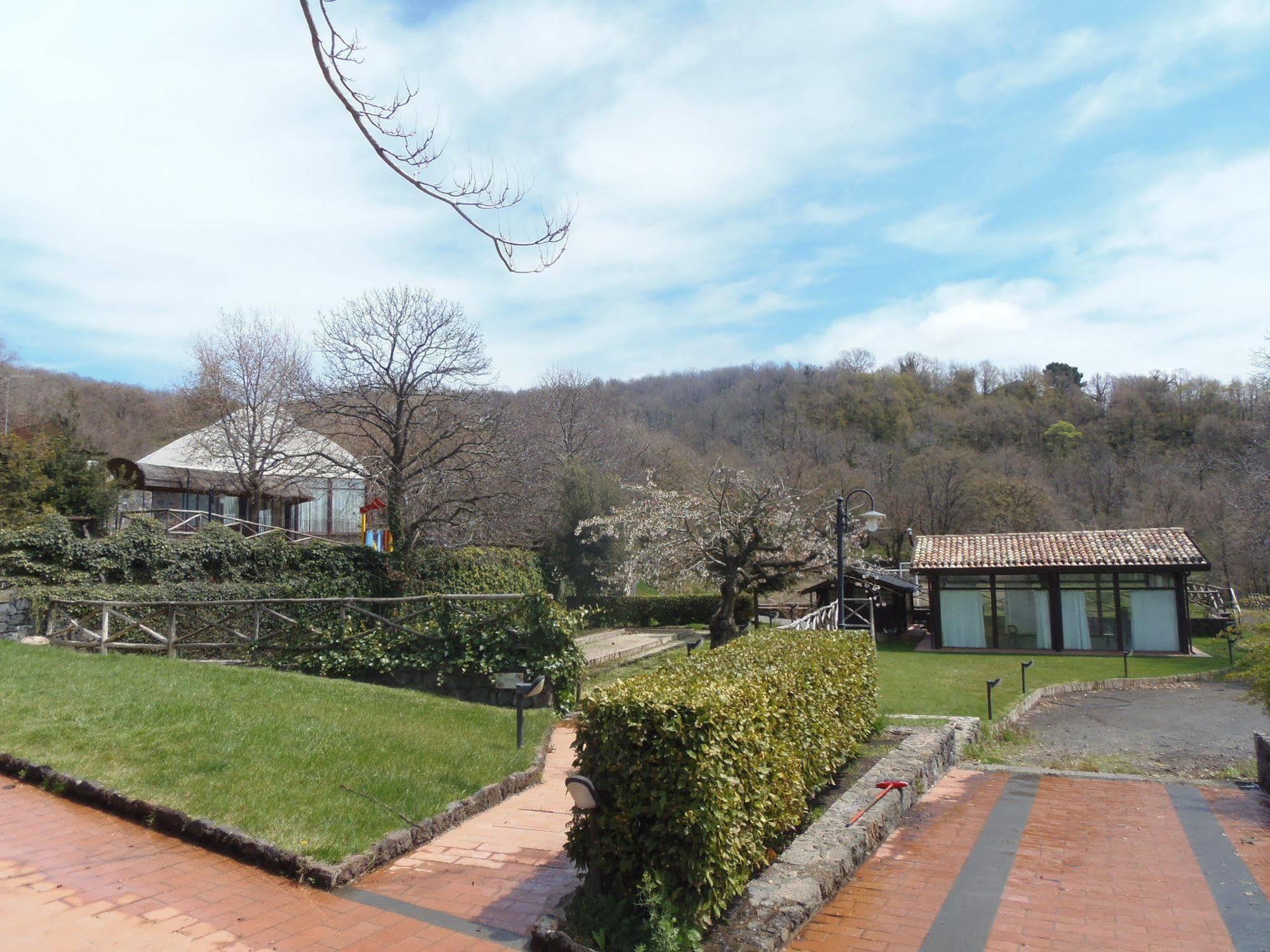 Le Cisterne Dell'Etna Hotel Calcerana-Marina Exterior photo
